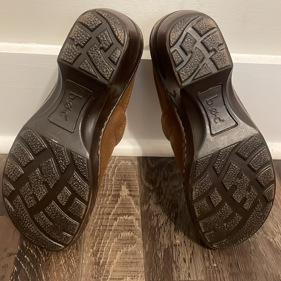 BOC born brown leather clogs. Size 7. - Picture 7 of 8